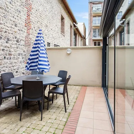 Holiday home Maison Charmante Pres De Sainte Catherine Honfleur